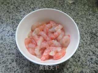 虾仁芹菜炒莲藕步骤3