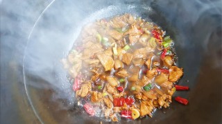 铁锅大烩菜步骤6