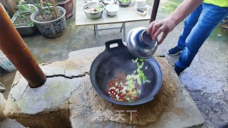 铁锅大烩菜步骤5