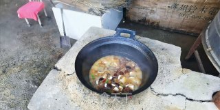 铁锅大烩菜步骤10