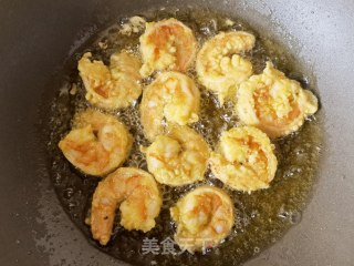 孜然麻辣虾球步骤6