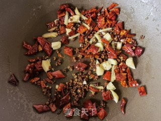 孜然麻辣虾球步骤9