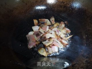 萝卜皮炒腊肉步骤4