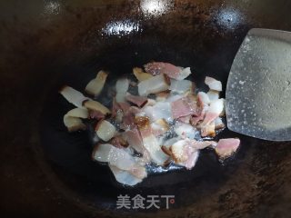 萝卜皮炒腊肉步骤3