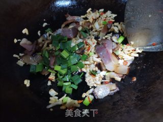 萝卜皮炒腊肉步骤8