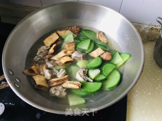 烩羊肉夹沙青萝卜步骤6