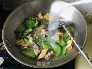 烩羊肉夹沙青萝卜步骤7
