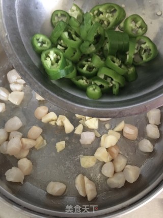 韭菜炒鲜贝步骤5