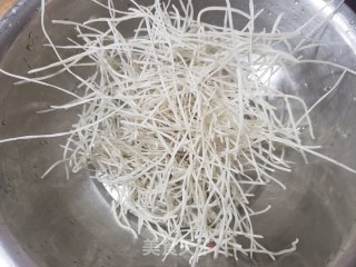 眉豆炖粉条步骤2