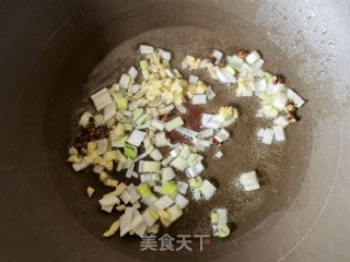 蒜蓉辣酱炒扇贝肉步骤3