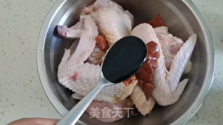 电饭锅焖鸡翅步骤3