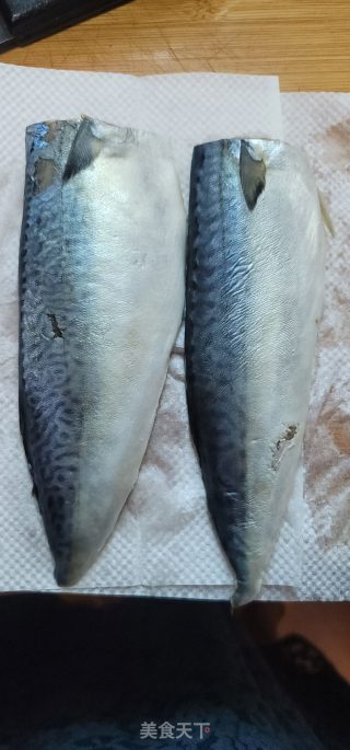 干煎鲭鱼块步骤1
