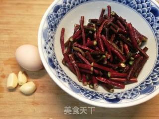 长豆角这样做鲜香软糯非常好吃～粉蒸长豆角步骤2