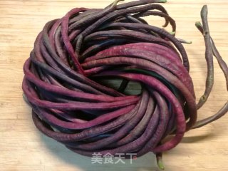 长豆角这样做鲜香软糯非常好吃～粉蒸长豆角步骤1
