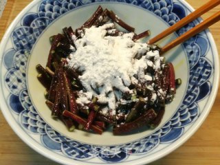 长豆角这样做鲜香软糯非常好吃～粉蒸长豆角步骤4