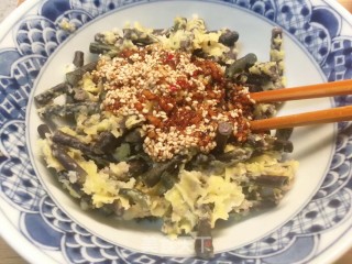 长豆角这样做鲜香软糯非常好吃～粉蒸长豆角步骤8
