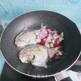 鱼虾一锅出步骤6