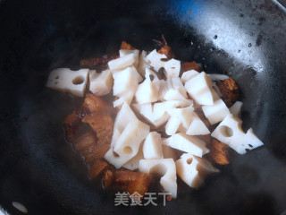 莲藕红烧肉步骤7