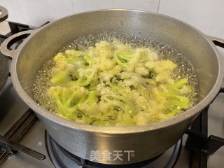 XO酱炒花菜步骤1