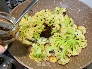 XO酱炒花菜步骤4