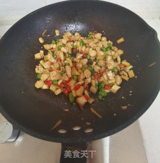 杏鲍菇炒鸡丁步骤12