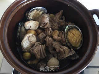 鲍鱼板栗焖鸡步骤8