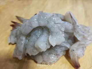 西蓝花炒虾球步骤1