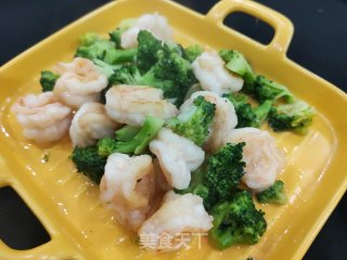 西蓝花炒虾球步骤15