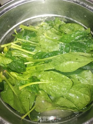 菠菜鸡蛋盖被步骤2