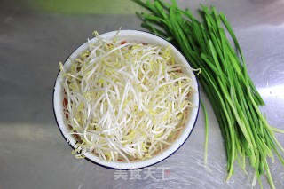 肉末豆芽韭菜步骤1