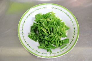 肉末豆芽韭菜步骤2