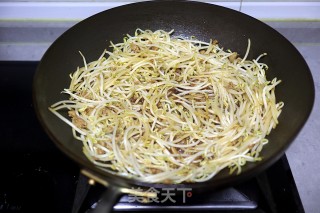 肉末豆芽韭菜步骤5