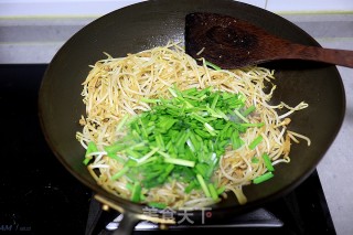 肉末豆芽韭菜步骤6