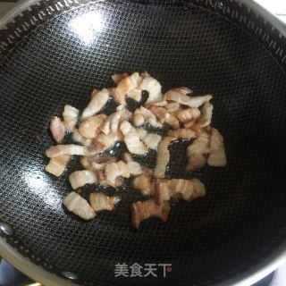青椒胡萝卜炒肉步骤1