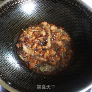 青椒胡萝卜炒肉步骤3
