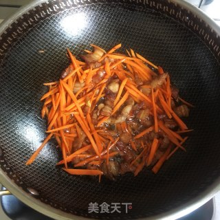 青椒胡萝卜炒肉步骤4