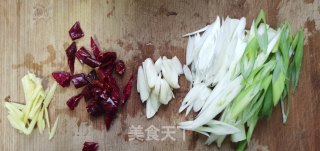青椒炒鸡胗步骤3