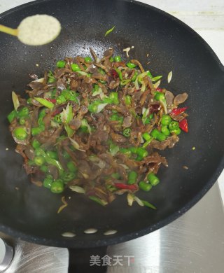 青椒炒鸡胗步骤8
