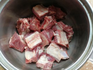 腐乳排骨步骤1