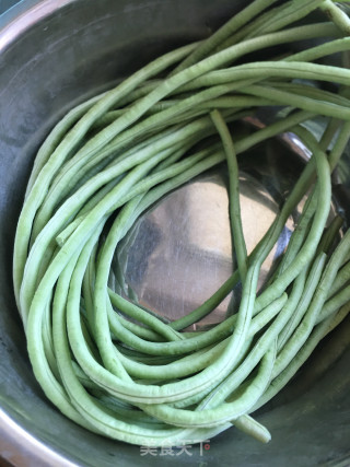 酱焖豆角步骤1