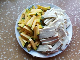 南瓜炒豆腐步骤1