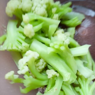 午餐肉炒有机花菜步骤6