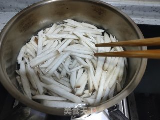 杏鲍菇炒土豆丝步骤3