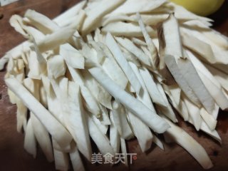 杏鲍菇炒土豆丝步骤2