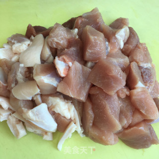 香菇板栗红烧肉步骤1