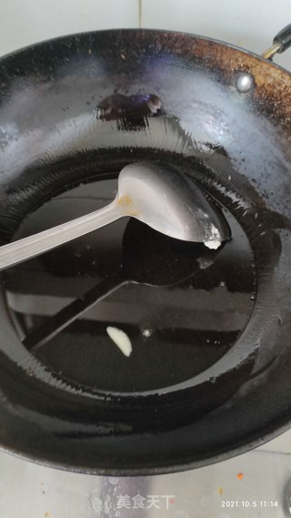酸菜芋儿鸡步骤5