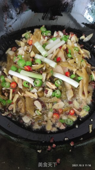酸菜芋儿鸡步骤6