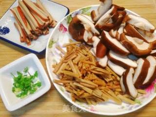 健康营养美味的快手菜～炒素三丝步骤2