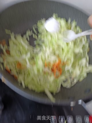鸡蛋炒卷心菜步骤12