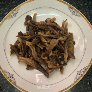 鹿茸菇蒸排骨步骤2